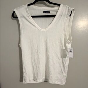 GAP Women's Cream V-Neck Tank Top